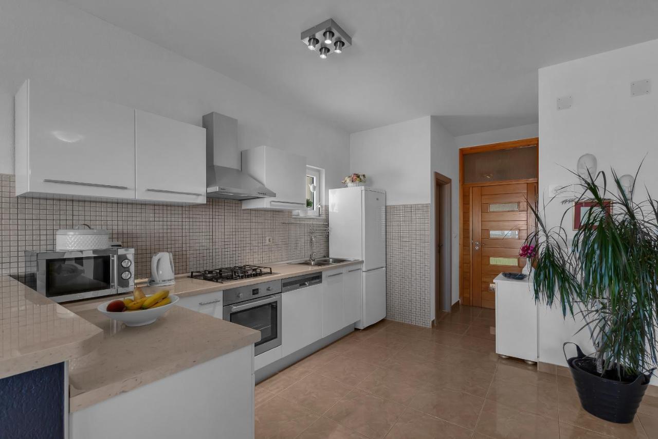 Stunning City View Apartment Макарска Экстерьер фото
