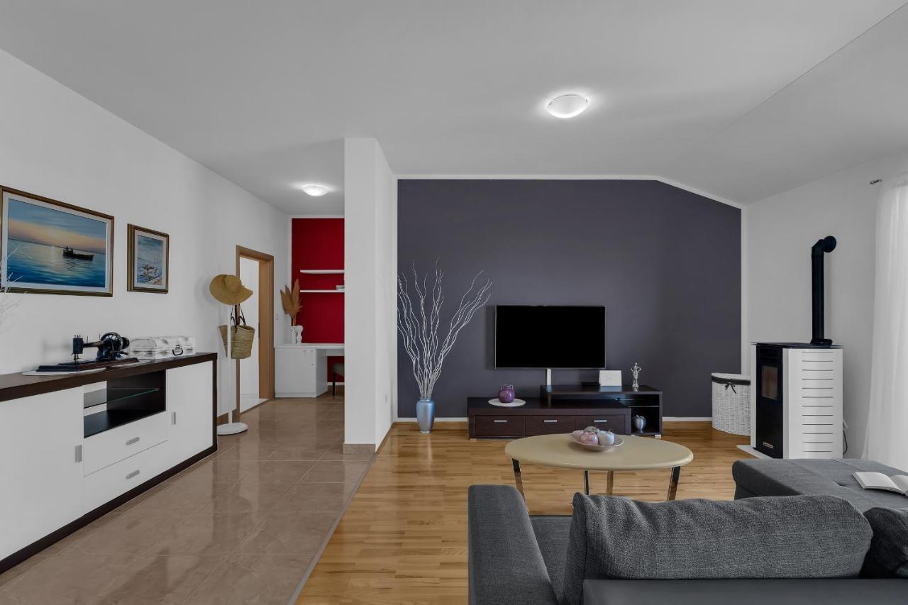 Stunning City View Apartment Макарска Экстерьер фото