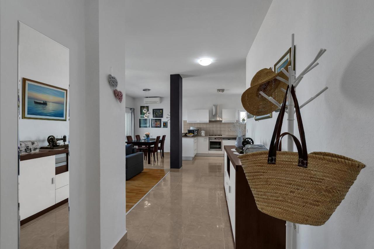 Stunning City View Apartment Макарска Экстерьер фото