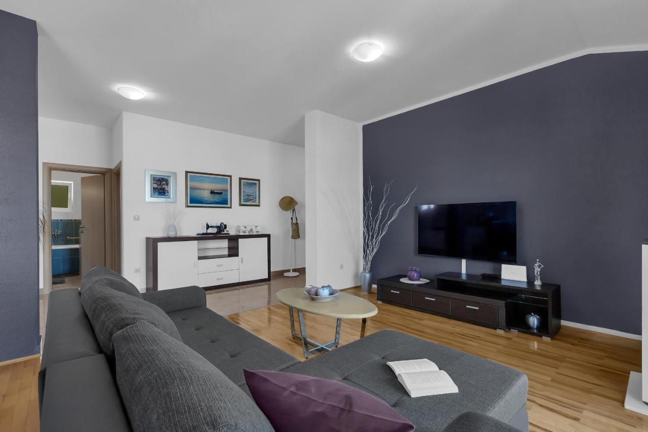 Stunning City View Apartment Макарска Экстерьер фото