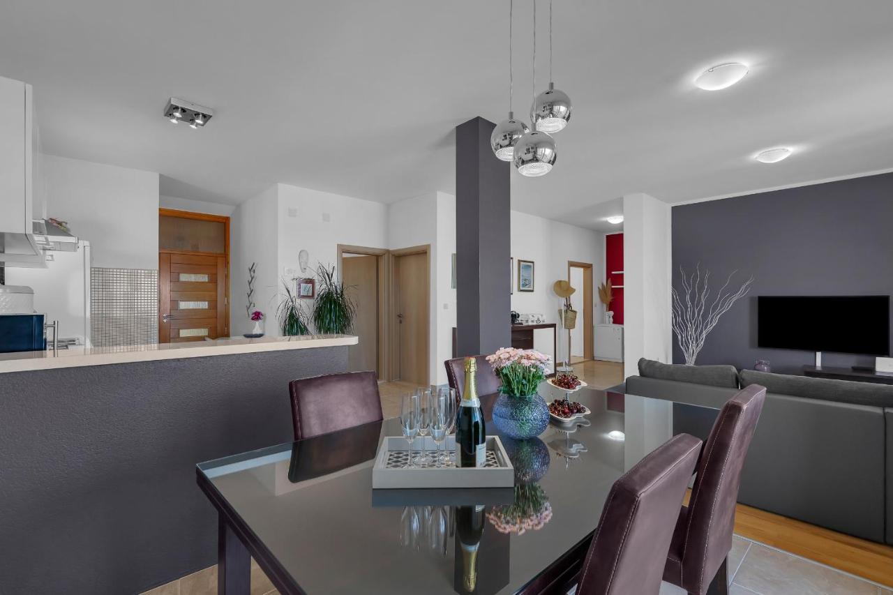 Stunning City View Apartment Макарска Экстерьер фото